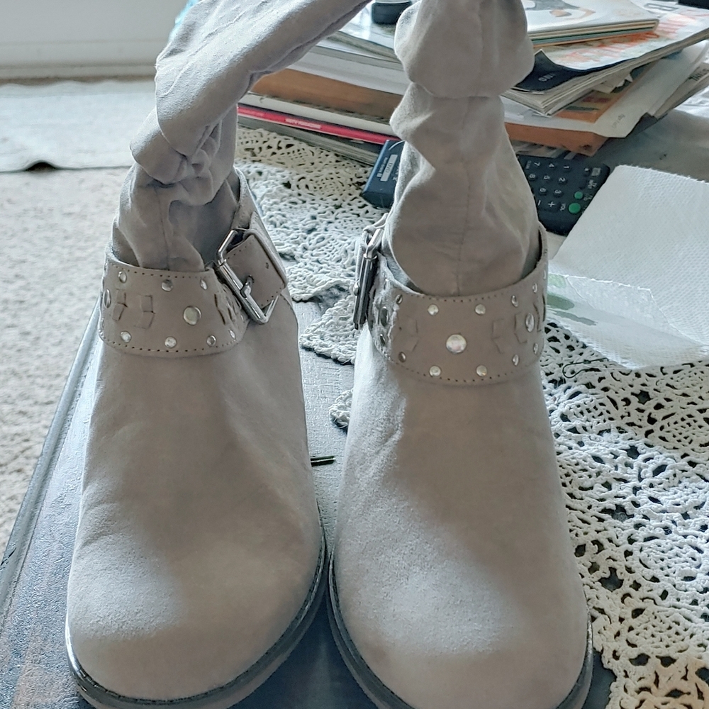 Suede tan boots 8.5 med